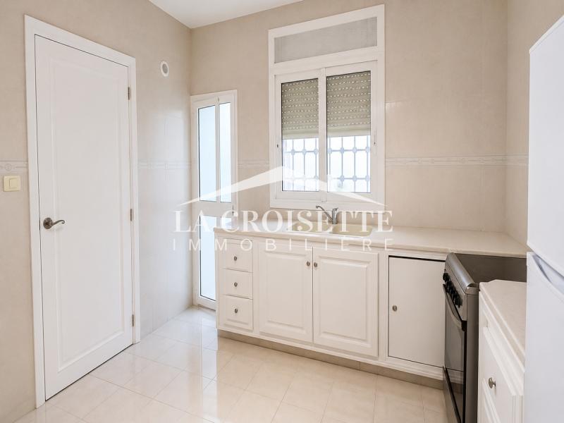 Etage de villa S+2 meublé à La Marsa 